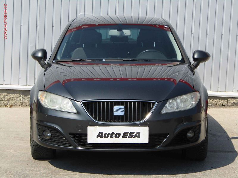Seat Exeo (2009) 2.0 TDi, AC, park.asistent - fotka 2 z 16