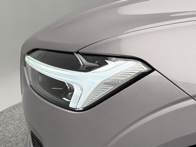 Volvo XC60 (2026) B5 AWD AUT CORE - fotka 19 z 22