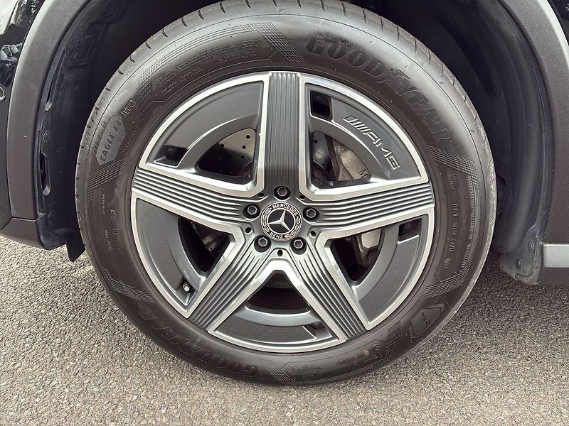 Mercedes-Benz GLC 200d 4MATIC - fotka 26 z 26
