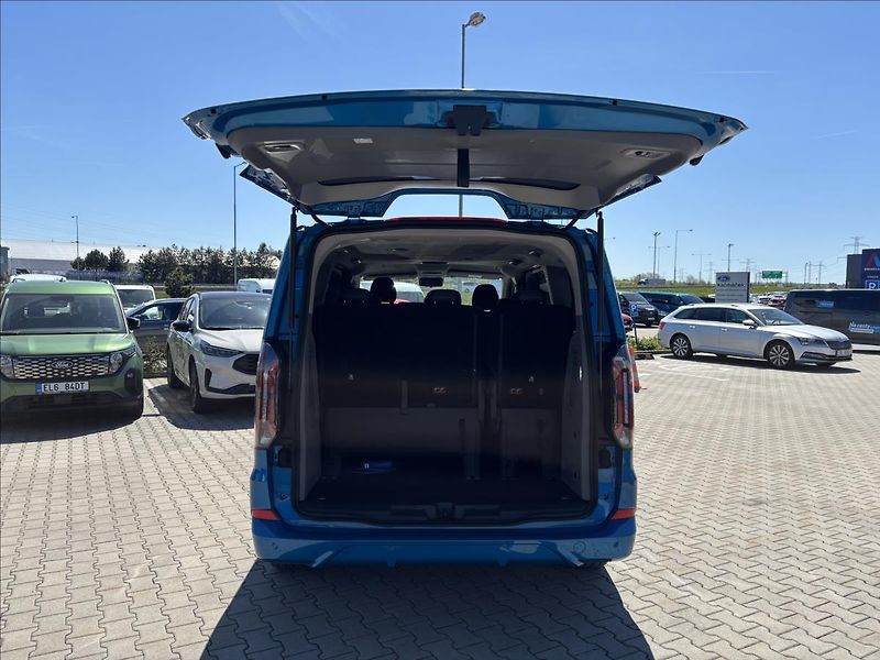 Ford Tourneo Custom 2,5 PHEV Sport 171kW - fotka 10 z 35