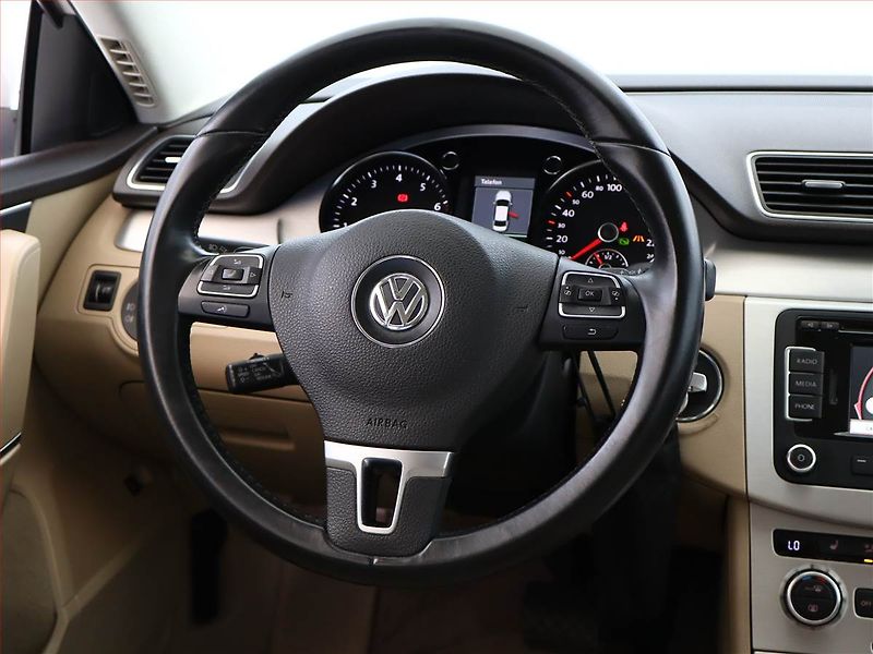 Volkswagen Passat (2014) Highline 1.4 TSI EcoFuel - fotka 14 z 18
