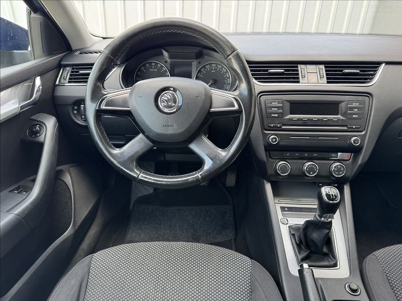 Škoda Octavia 1,6 TDI 77kW původ ČR - fotka 30 z 50