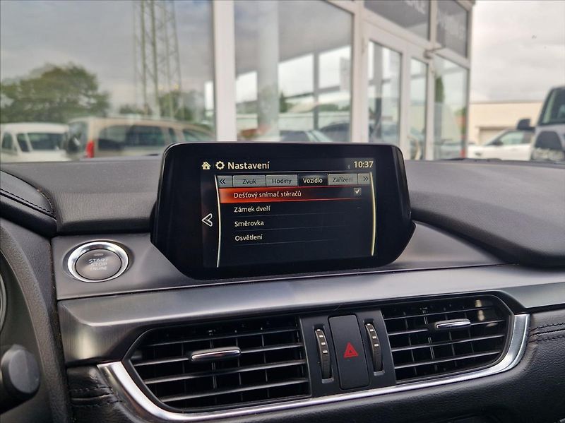 Mazda 6 2,2 D SKYACTIVE, VÝHŘEV NOSIČ - fotka 35 z 42