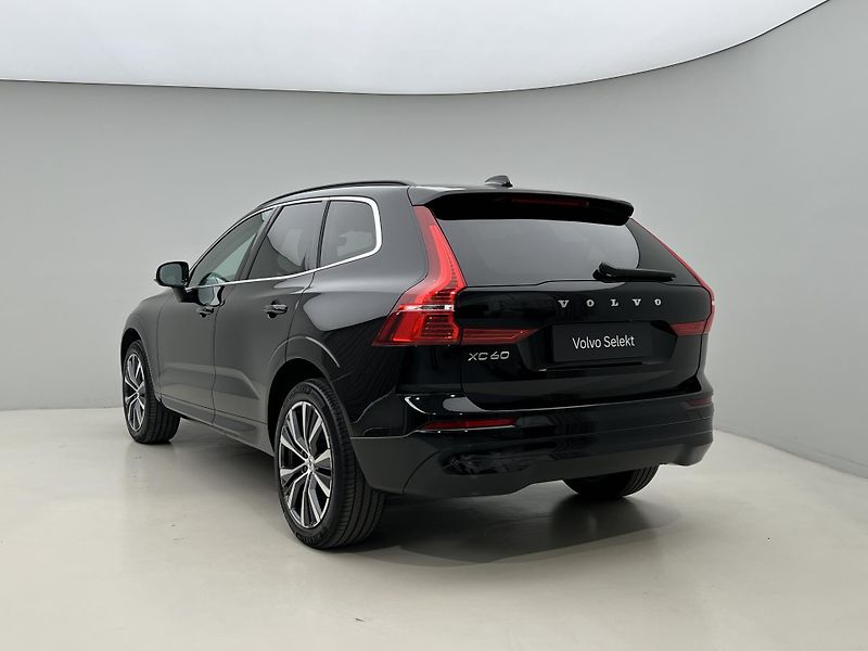 Volvo XC60 B4 CORE AUT 1.maj. - fotka 11 z 40