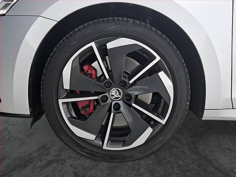 Škoda Octavia (2023) RS 2.0 TSI - fotka 15 z 25