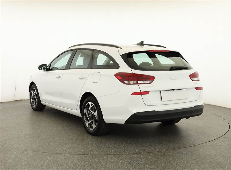 Hyundai i30 (2024) Smart 1.0 T-GDI, ČR,1.maj - fotka 4 z 20