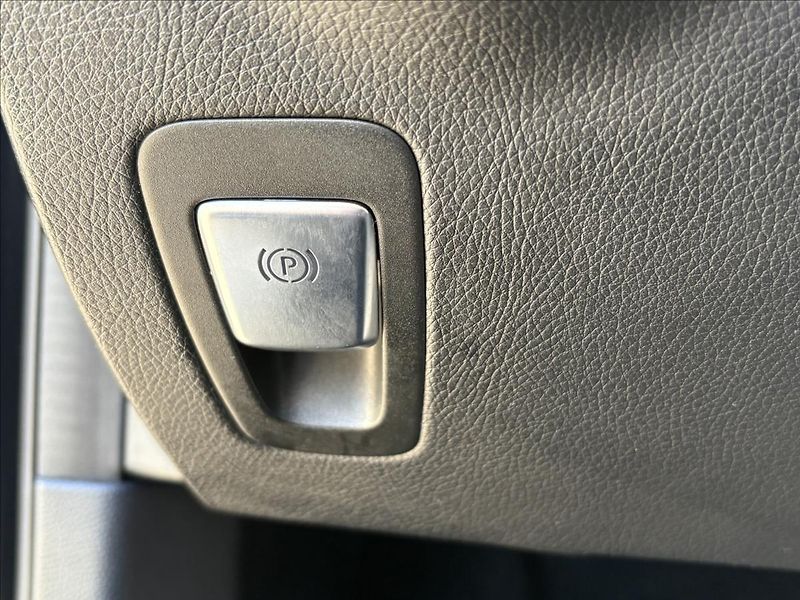 Mercedes-Benz Třídy C 2,2 CDi 100kW Led,Výhřev,9G-tr - fotka 8 z 37