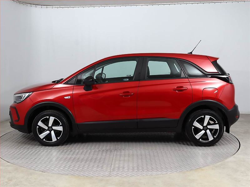 Opel Crossland X (2023) Elegance 1.2 Turbo, ČR,1.maj - fotka 3 z 13