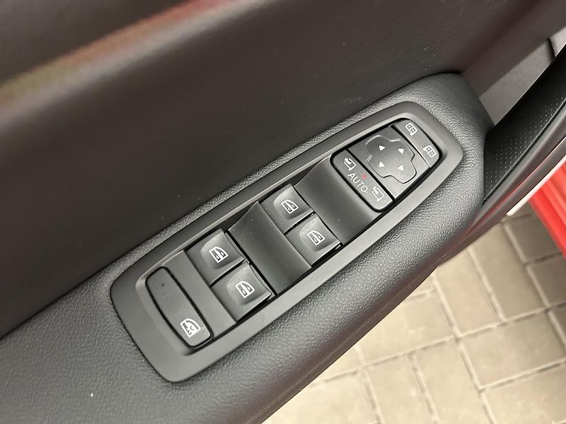 Renault Mégane 1.2 TCe - fotka 7 z 28
