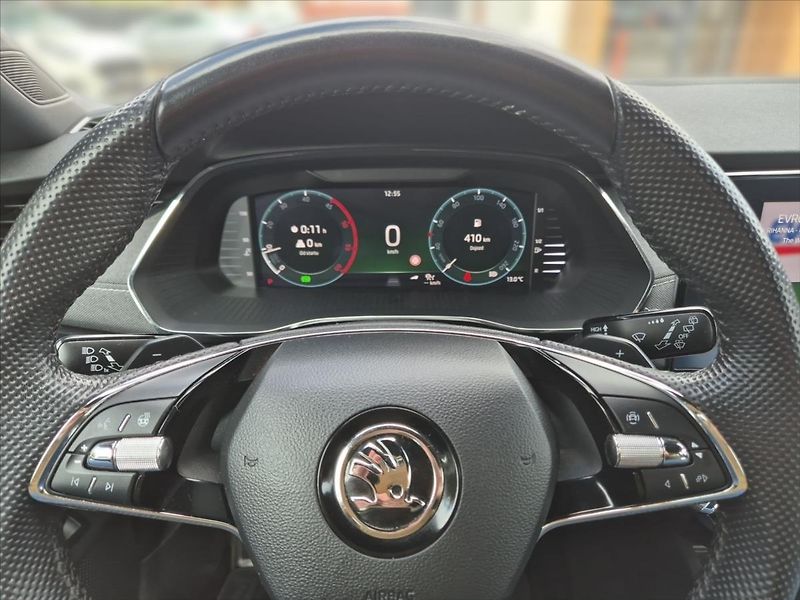 Škoda Octavia 2,0 TDi SportLine DSG - fotka 8 z 18