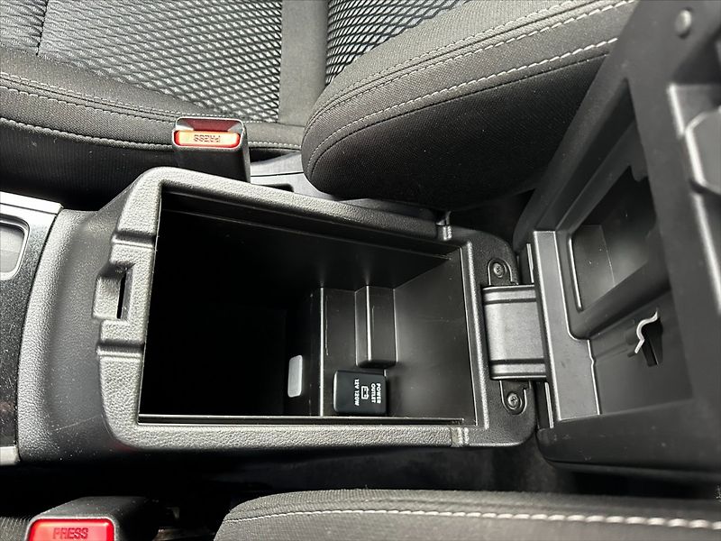 Mitsubishi Outlander 2,0 MIVEC, CZ, 1.majitel, DPH! - fotka 27 z 38