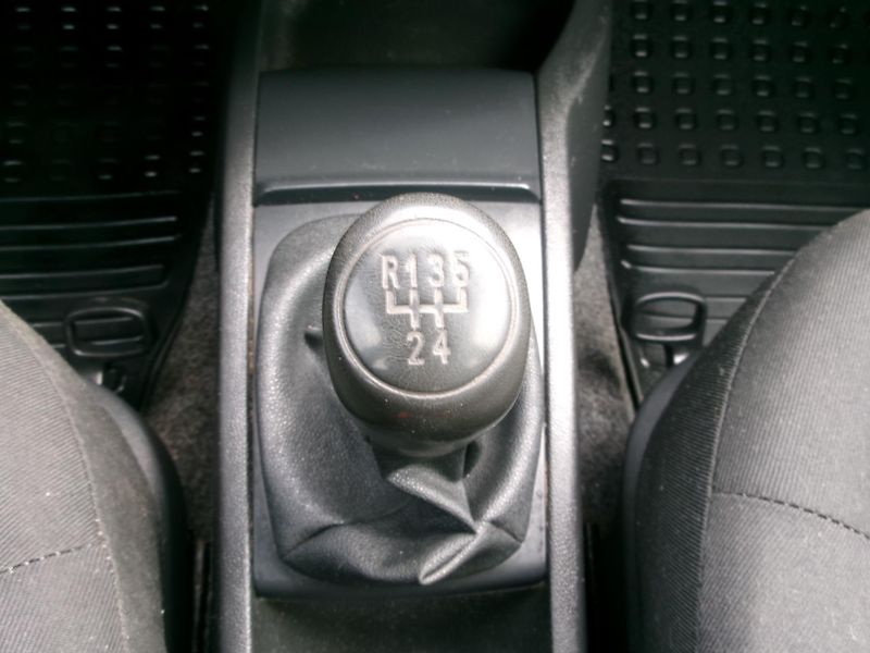 Škoda Fabia (2007) 1,2HTP KLIMA TAŽNÉ ČR - fotka 17 z 24