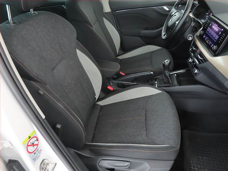 Škoda Scala (2023) 1.0 TSI, ČR,1.maj, Tempomat - fotka 9 z 16