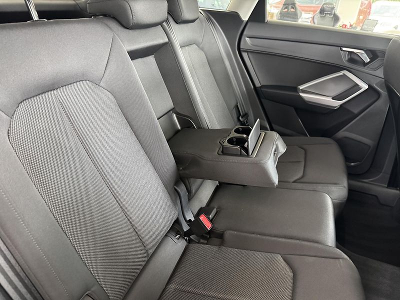 Audi Q3 (2025) 40TDi AUT QUATTRO LED NAVI ACC - fotka 25 z 34