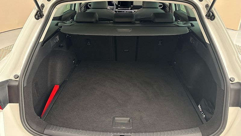 Seat Leon 2.0 TDI DSG FR Sportstourer - fotka 17 z 27