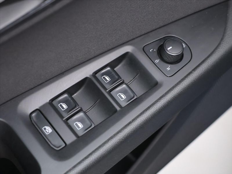 Seat Leon 1,4 TSI 92kW Style CZ - fotka 15 z 33