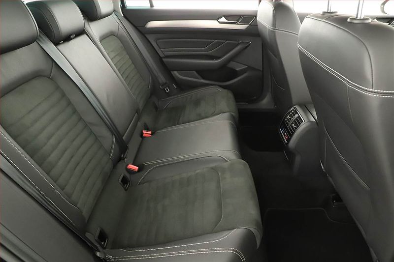 Volkswagen Passat (2021) Elegance 2.0 TDI - fotka 7 z 18