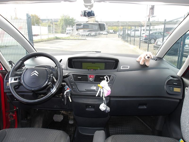 Citroën C4 Picasso 1,6HDi AUTOMAT ! 1.MAJITEL !!! - fotka 15 z 25