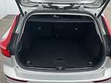 Volvo V60 2,0 145kW FWD PLUS DARK  B4 - náhled 14