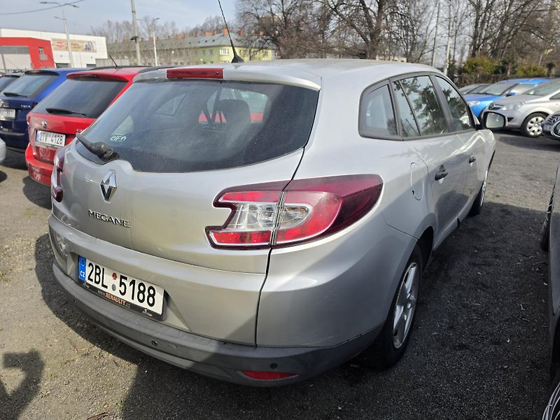Renault Mégane 1.6 i Parkovací senzory  - fotka 4 z 20