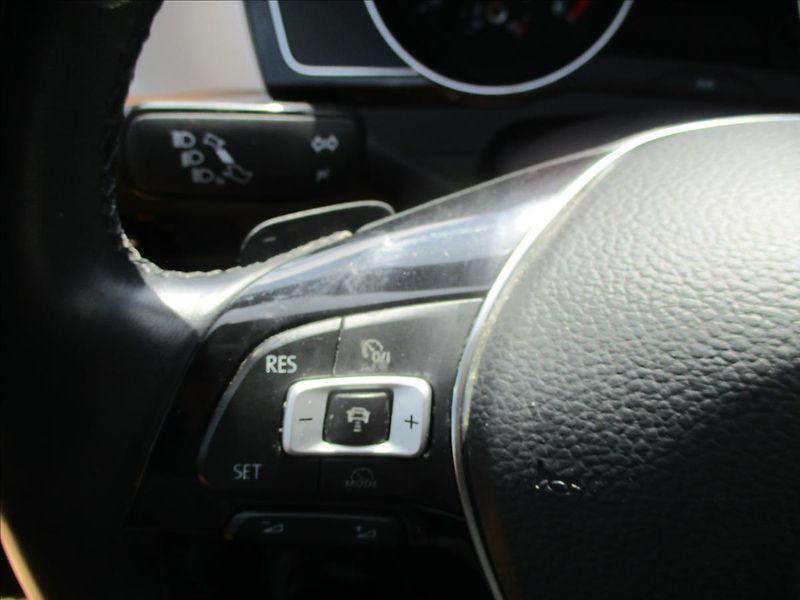 Volkswagen Passat 2,0 TDI 140kW BMT 4MOT DSG Hig - fotka 16 z 42
