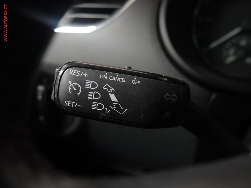 Škoda Octavia (2013) 1.6 TDi, ČR, Sport, bixen, - fotka 16 z 21