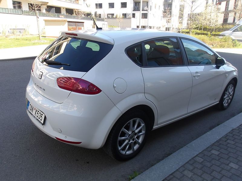 Seat Leon 1,4TSi NAJ.147000km ! NAVI ! - fotka 8 z 38