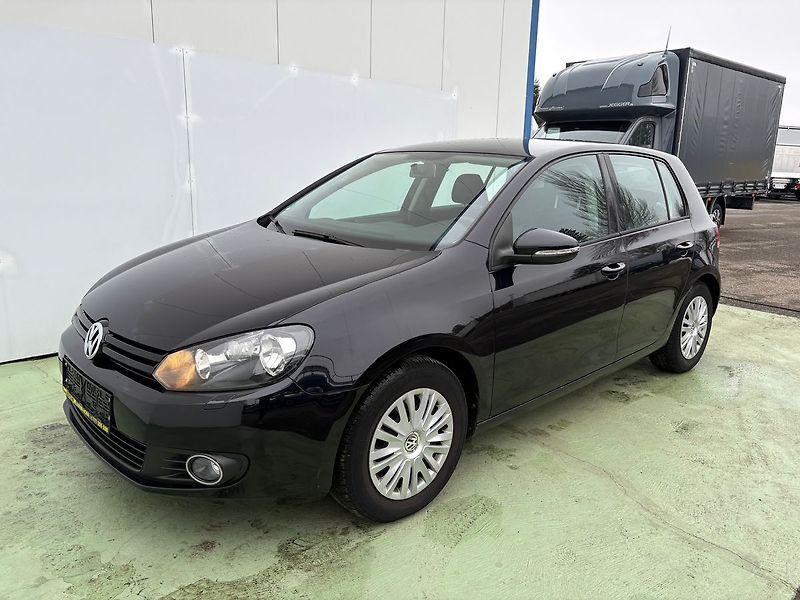 Volkswagen Golf 1.6, 75kW, Aut. Klima, Výhřevy - fotka 3 z 23