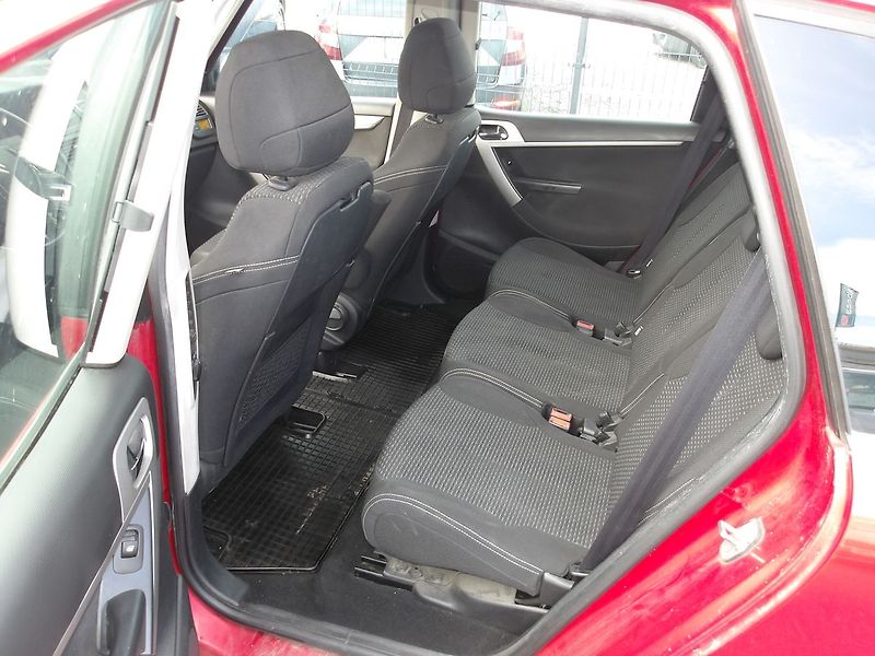 Citroën C4 Picasso 1,6HDi AUTOMAT ! 1.MAJITEL !!! - fotka 10 z 25