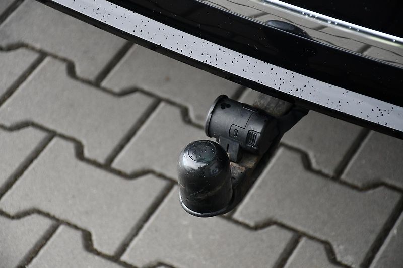 Volkswagen Touareg 3.0TDi V6 4M R-LINE TAŽNÉ ČR - fotka 40 z 44