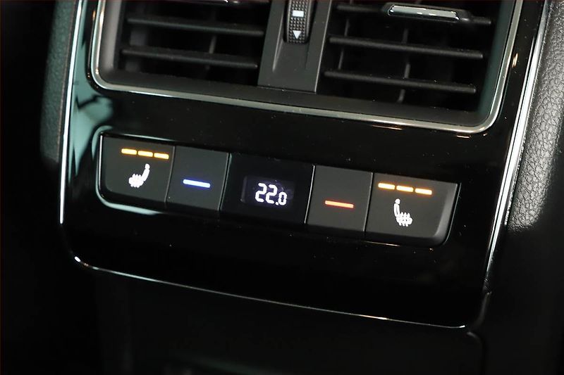 Škoda Superb (2022) 2.0 TSI - fotka 9 z 19