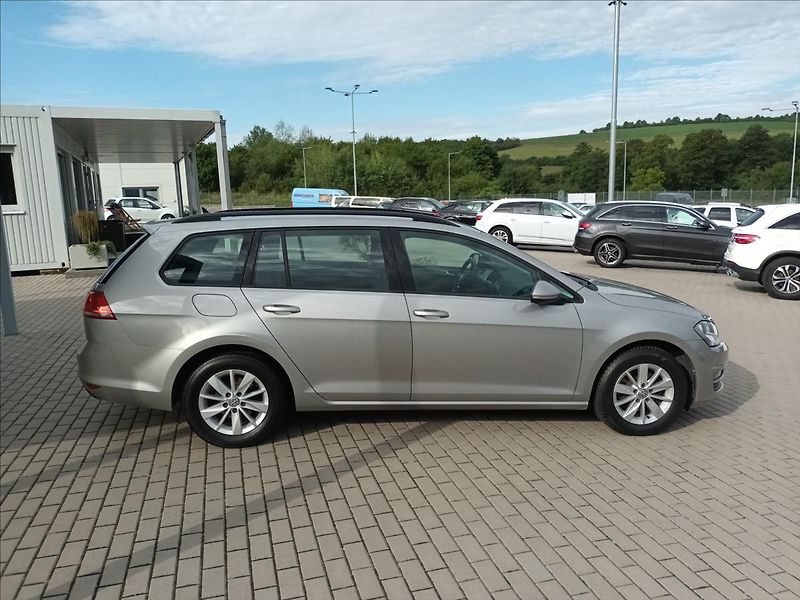 Volkswagen Golf 1,6 TDI,81KW,4X4,NAVI,SERVISKA - fotka 5 z 49
