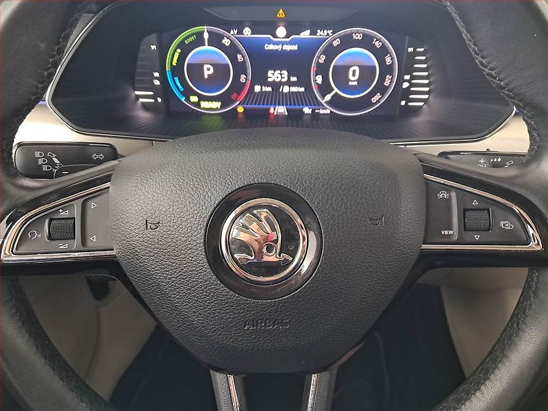 Škoda Superb (2020) Laurin&Klement iV 1.4 TSI PHEV - fotka 17 z 20