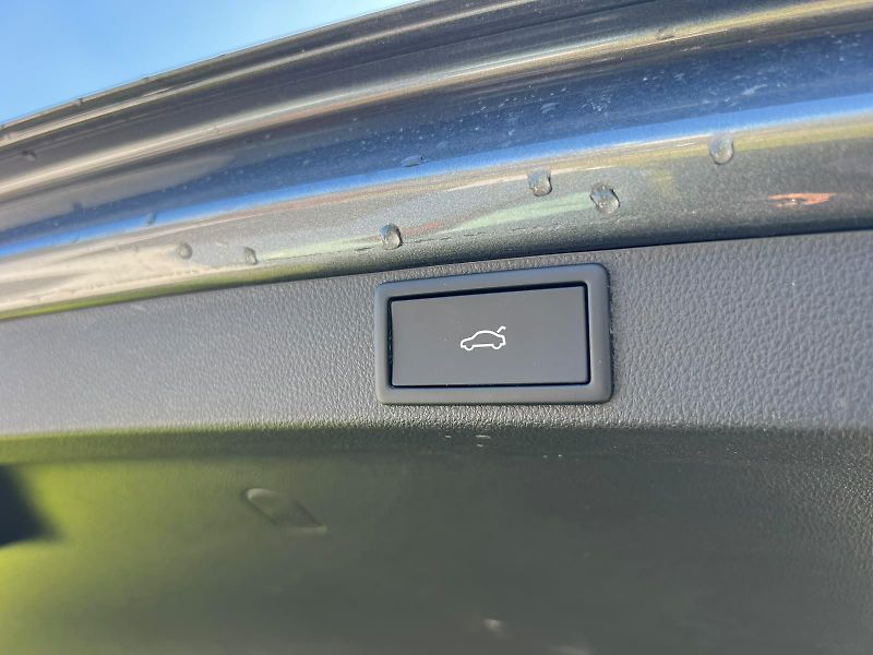 Škoda Octavia Top Selection 2,0 TSI 150 KW 4 - fotka 26 z 27