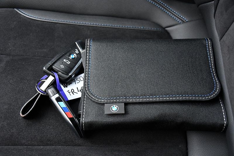 BMW i4 eDrive40 M-SPORT H/K 1M - fotka 39 z 42