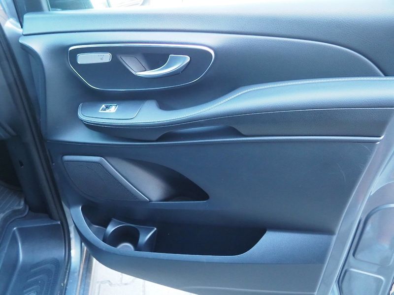 Mercedes-Benz Třídy V (2018) 250d 4Matic, 360 Kamera - fotka 17 z 38