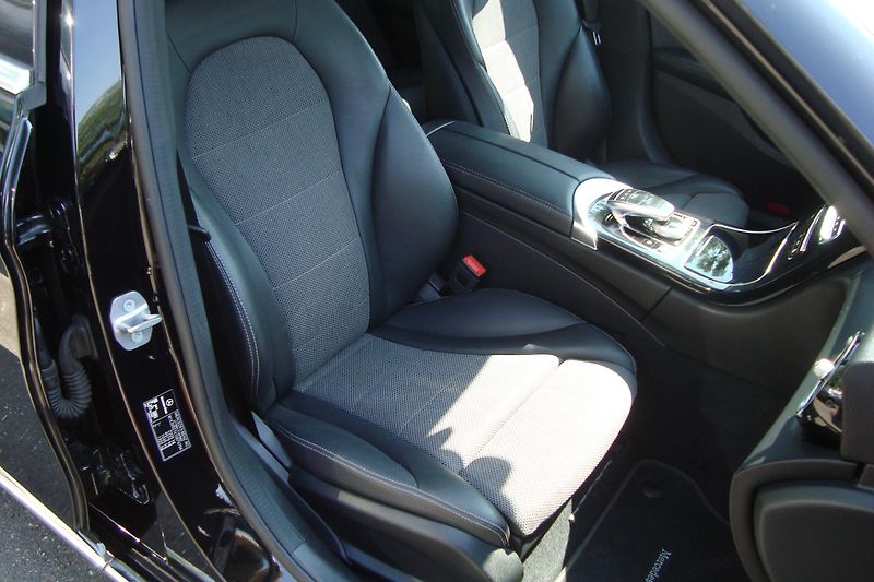 Mercedes-Benz Třídy C (2021) 220D,143kW, Exclusivce,S.kniha - fotka 54 z 92
