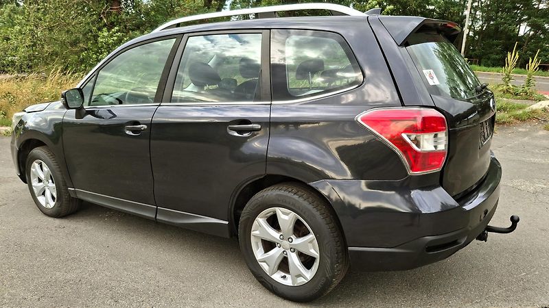 Subaru Forester 2.0 benzin 110 kw 4x4 - fotka 5 z 13