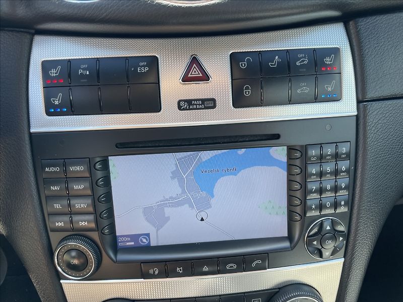 Mercedes-Benz CLK 3,0 i V6 170kw Ambiente TOP st - fotka 18 z 41