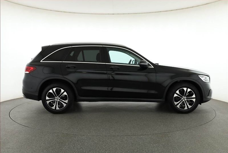 Mercedes-Benz GLC (2022) 200 d 4MATIC - fotka 6 z 18