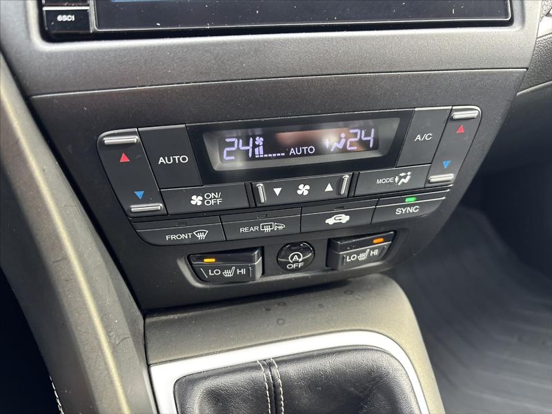 Honda Civic 1,8 VTEC 104kW PLNÝservisHONDA - fotka 23 z 36