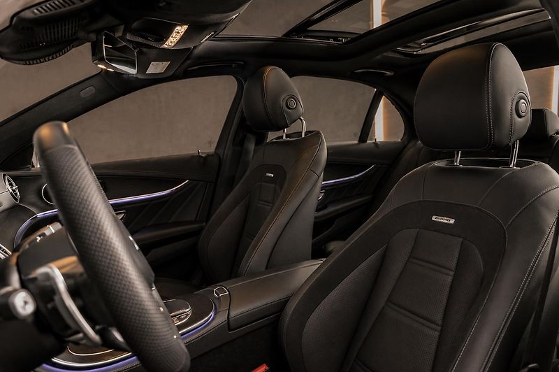 Mercedes-Benz Třídy E (2022) 53-AMG-4M-PANO-DIS-360-GTsport - fotka 13 z 14