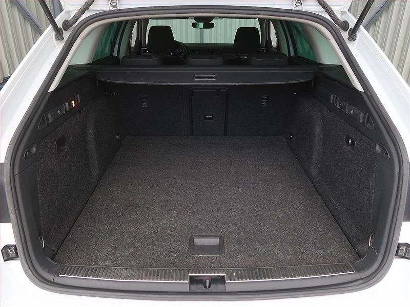 Škoda Superb (2016) Style 1.4 TSI, Automat, Navi - fotka 14 z 20