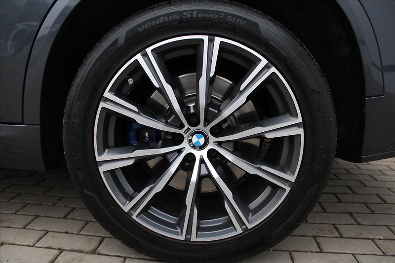 BMW X5 xDrive 30d 195kW M PAKET ČR - fotka 9 z 30