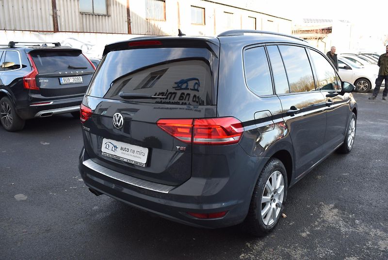 Volkswagen Touran (2017) 1.4TSI 110kw COMFORTLINE WEBAS - fotka 8 z 44