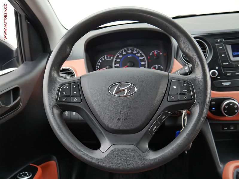 Hyundai i10 (2014) 1.0i, ČR, AC, temp - fotka 13 z 18