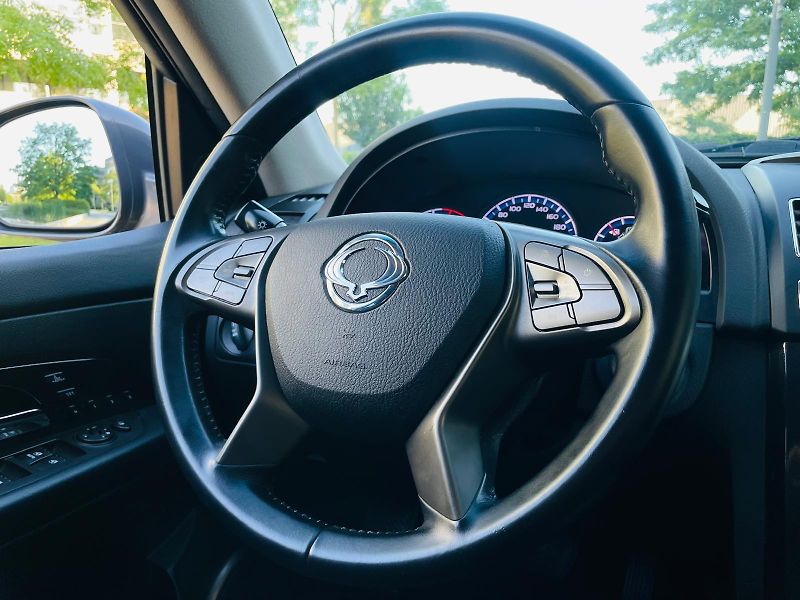 SsangYong Rexton 2.2TD 4x4 AUTOMAT TAŽNÉ VÝHŘEV - fotka 24 z 43