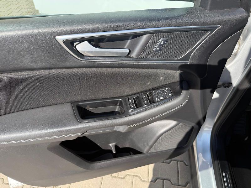 Ford Galaxy 2,0 TDCi 110kW Titanium AT - fotka 12 z 29