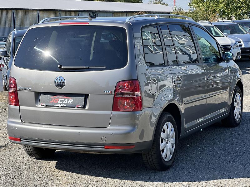 Volkswagen Touran United 1.4TSi 103kw TEMPOMAT - fotka 7 z 40