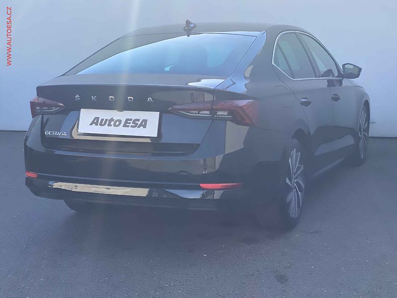 Škoda Octavia (2023) 2.0 TDi, 1.maj,ČR, Style - fotka 4 z 19